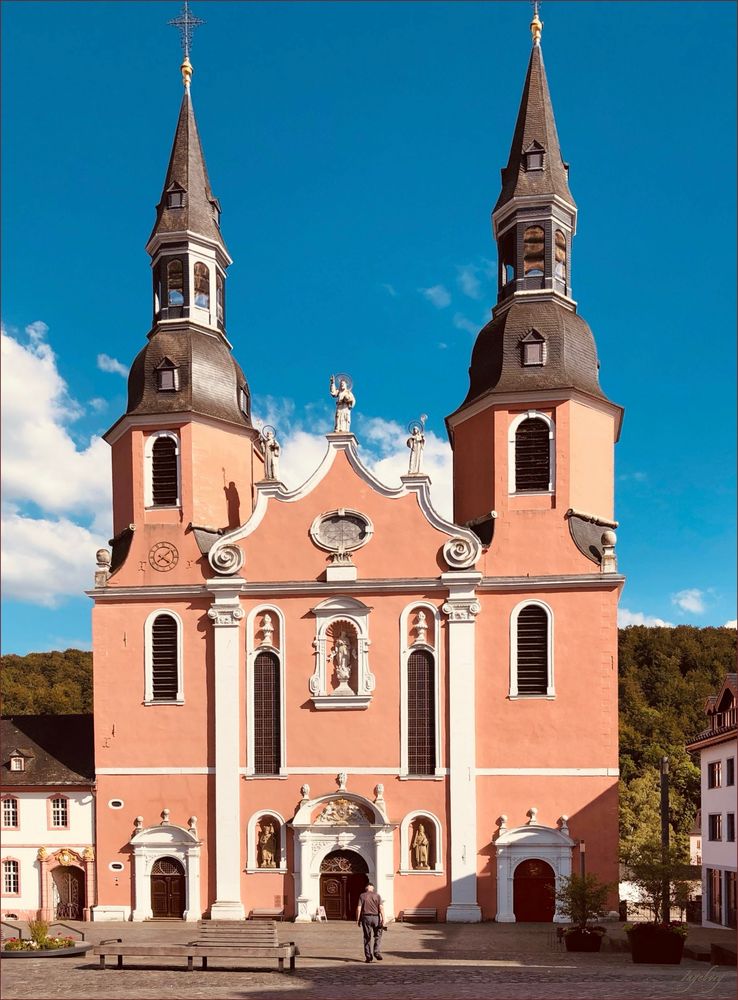 # Sonntags.Geschichte: Die Sankt-Salvator-Basilika in Prüm #