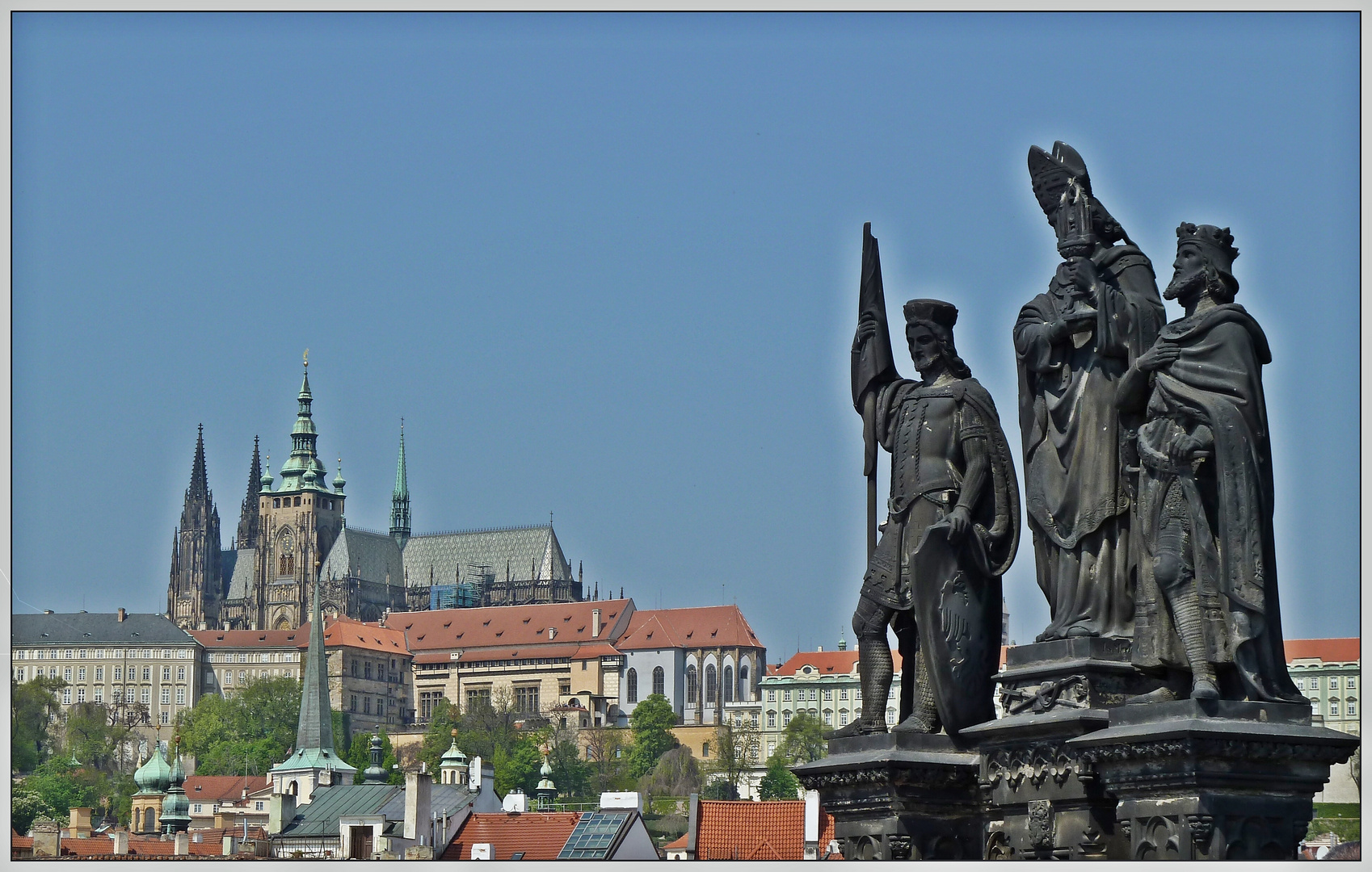 *Sonntagskirche* - Blick zum Veitsdom