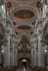 Sonntagskirche - Blick zur Orgel im Dom zu Passau
