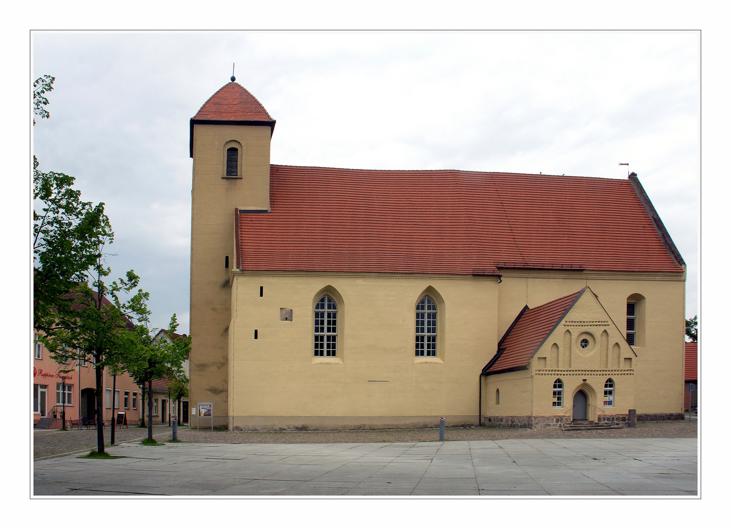 sonntagskirche ...