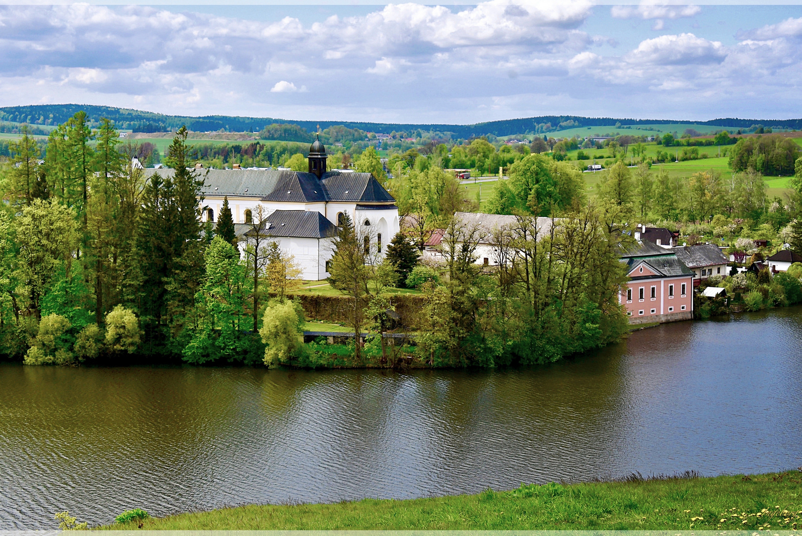 Sonntagskirche: ehemaliges Zisterzienserkloster Žd’ár nad Sázavou in Tschechien