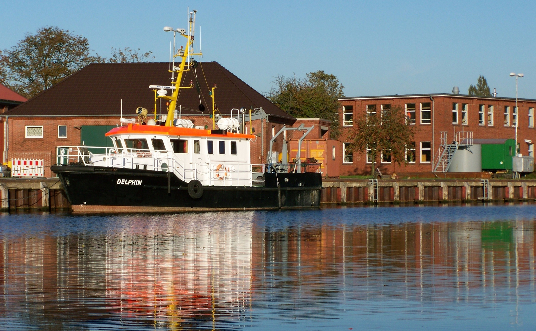 Sonntagsruhe im Emder Hafen