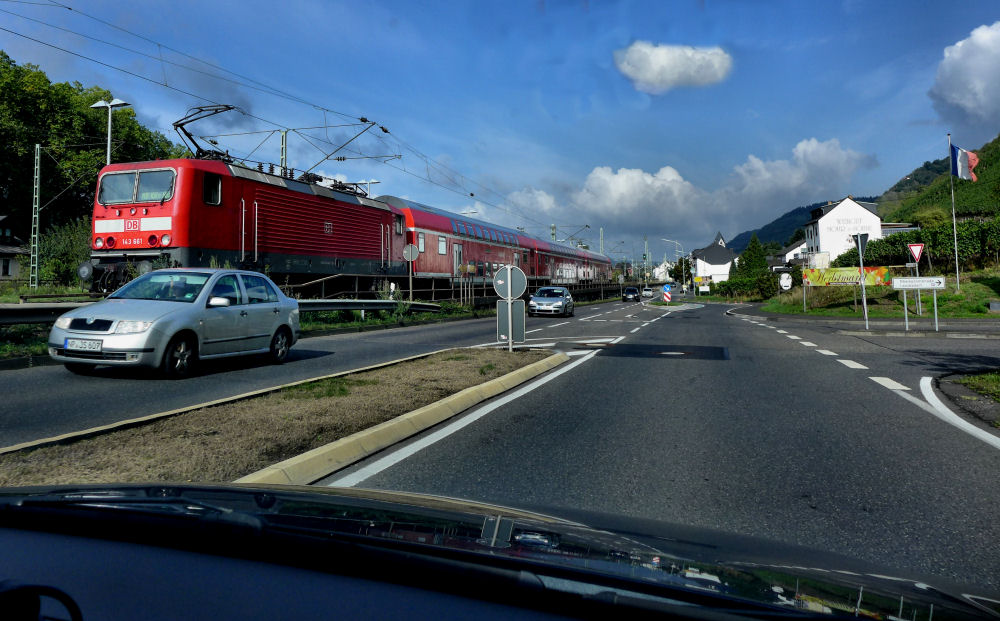 Sonntagsverkehr in Leutesdorf