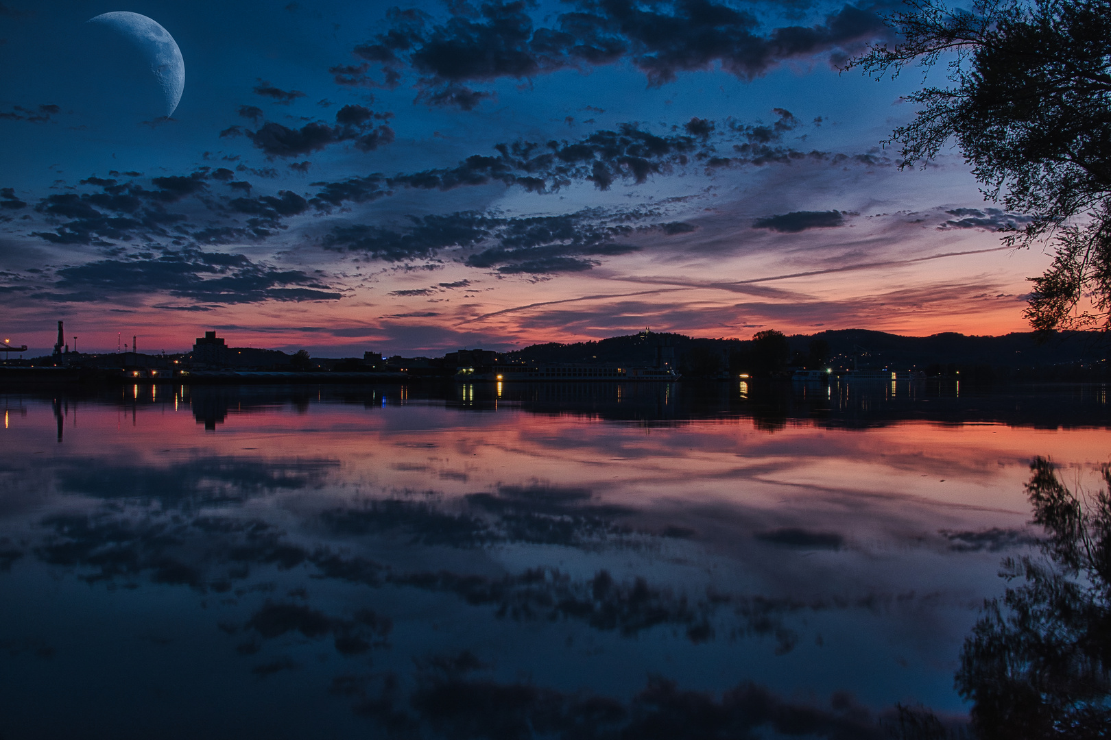 Sonnunguntergang Linz Donau