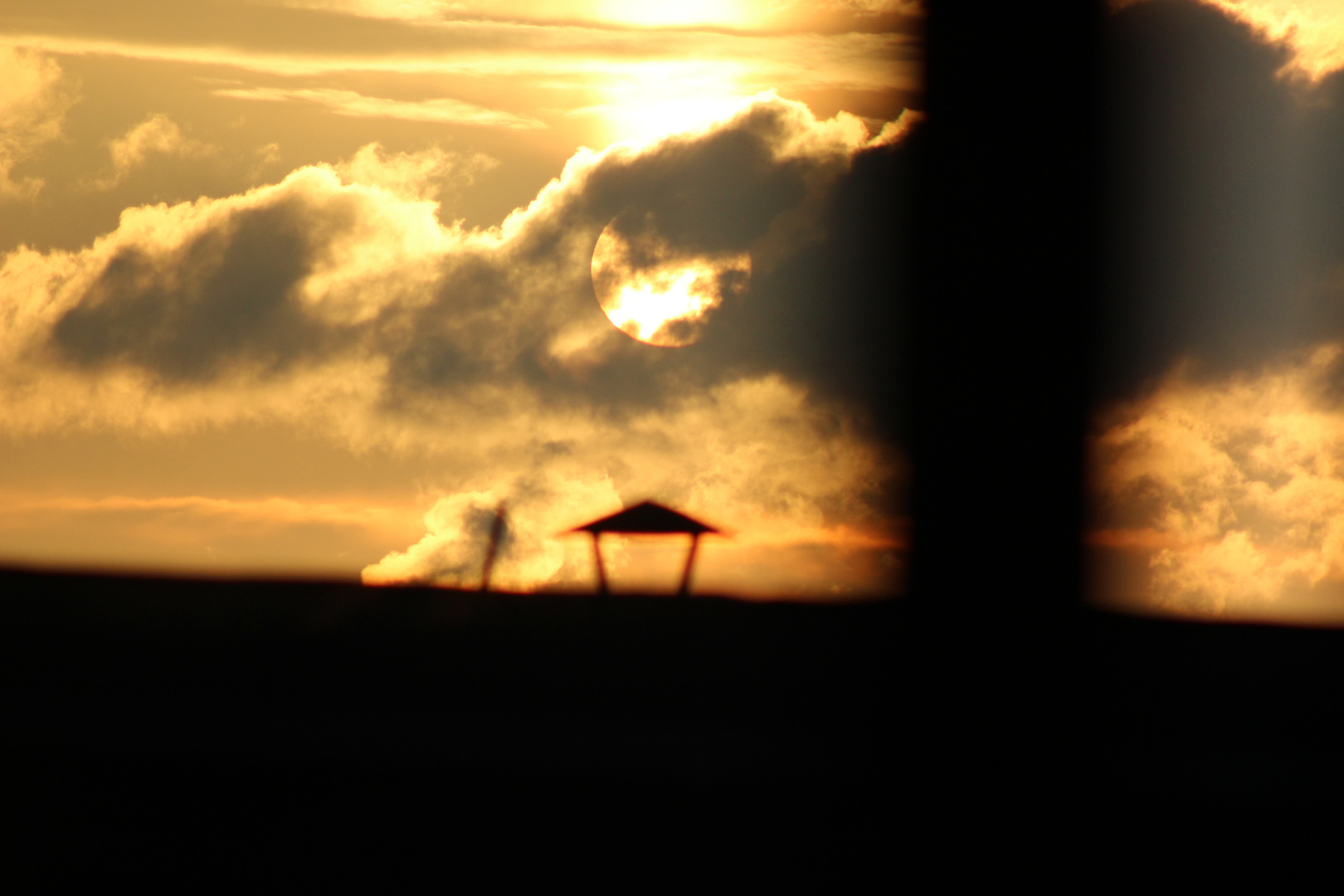 Sonnuntergang hinterm Altbauchdach