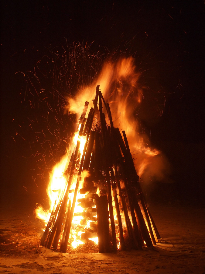 Sonnwendfeuer am Knüllköpfchen