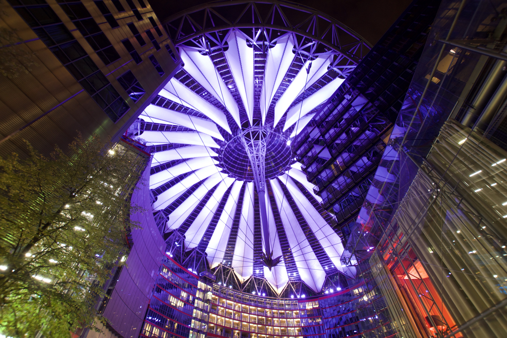 Sony Center am Abend