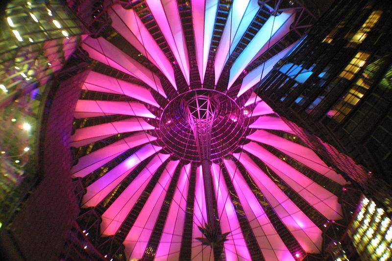 Sony-center bei nacht