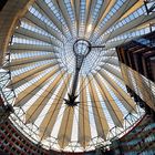 Sony Center (bei Tag)