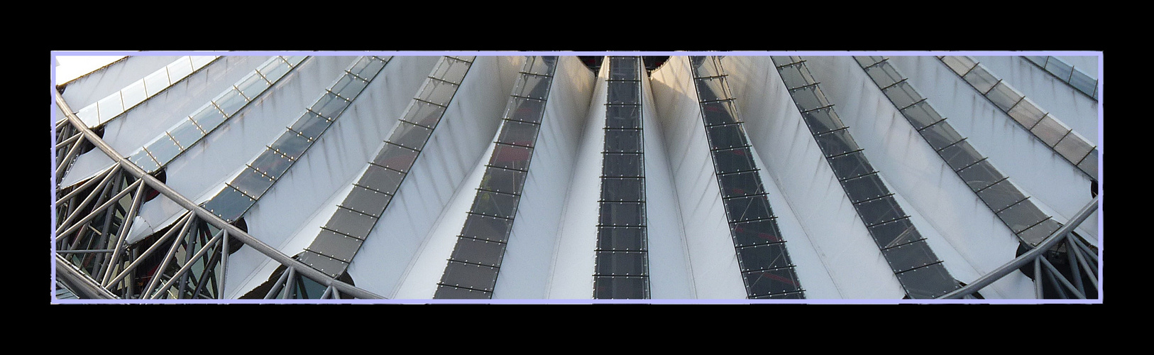 Sony Center Berlin ( Detail vom Sonnensegel Dach)