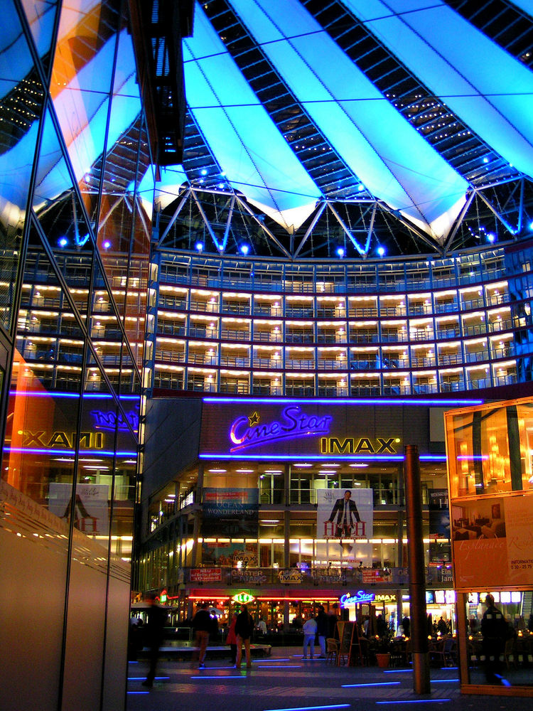 Sony-Center in Berlin, April 2005