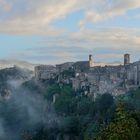 Sorano im Morgennebel