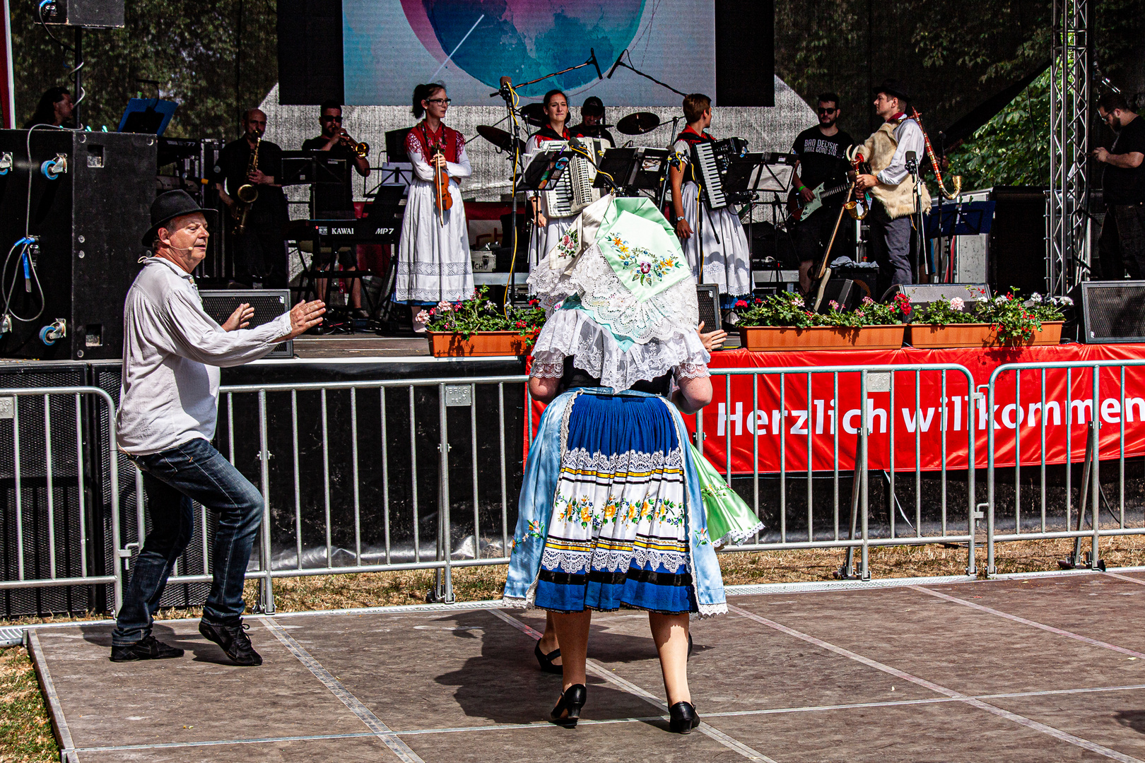 Sorbische Tracht beim Stadtfest.