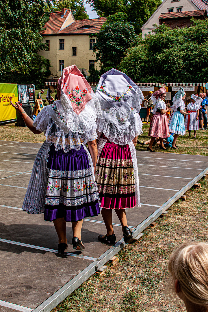 Sorbische Tracht beim Stadtfest.