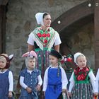 Sorbisches Erntedankfest 2014 vor der Krabatmühle Schwarzkollm: Auftritt der Kindergartengruppe