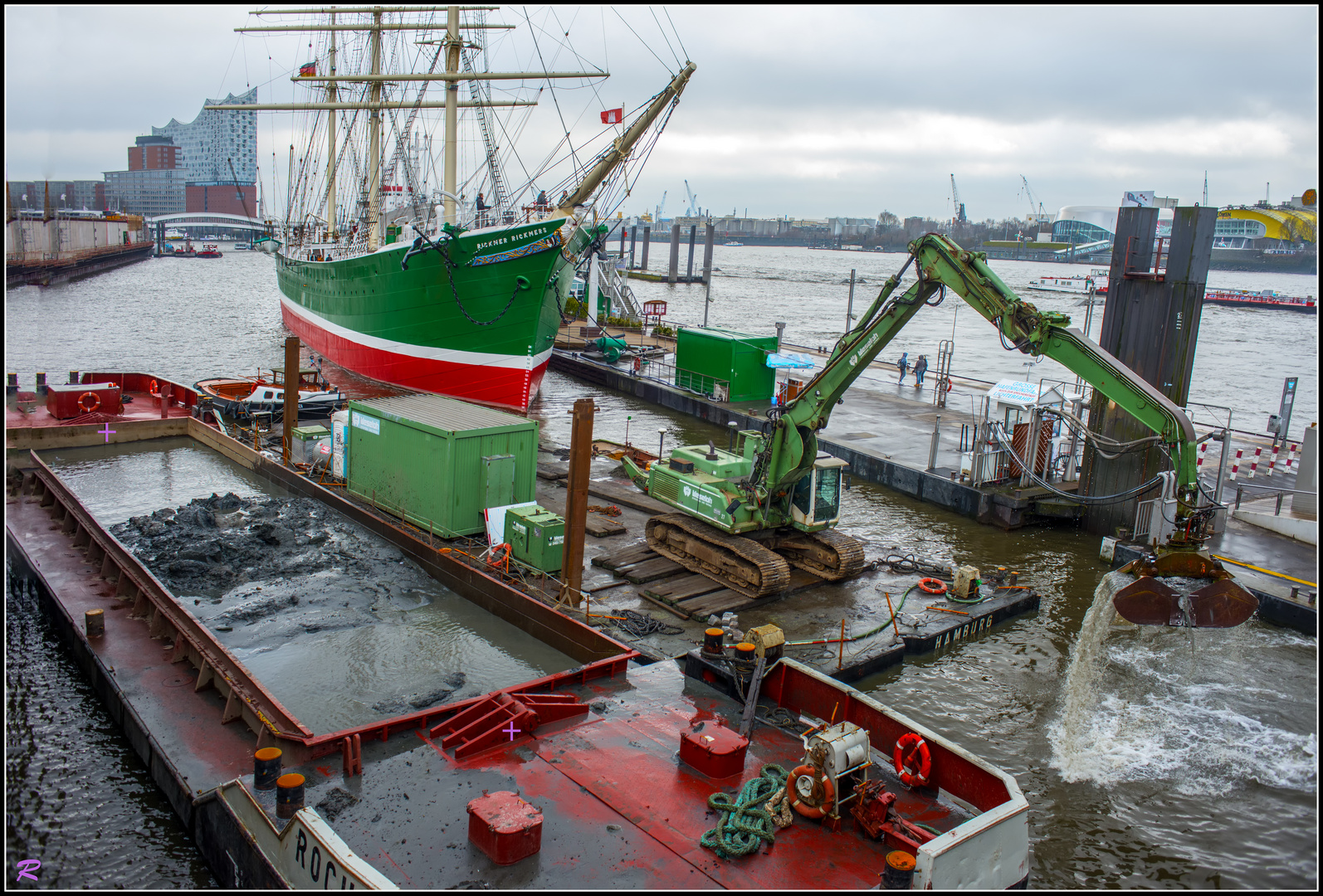 Sorge über Schlamm aus Hamburg ...