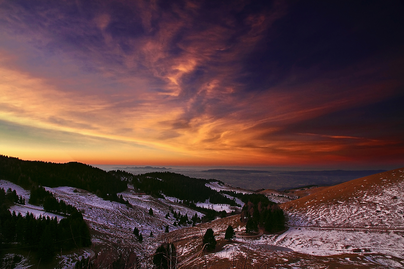 Sorgere del Sole dal Monte Grappa