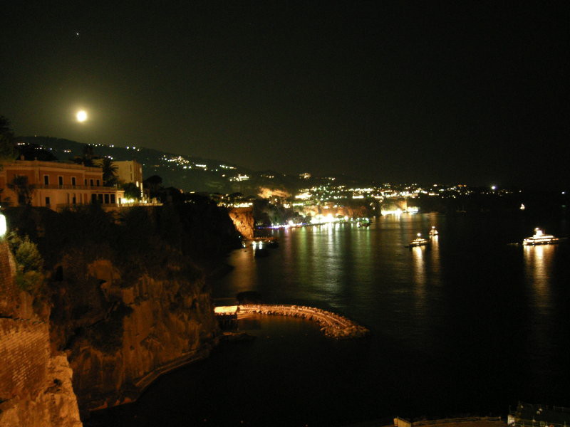 sorrento di notte