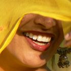 sorriso in giallo