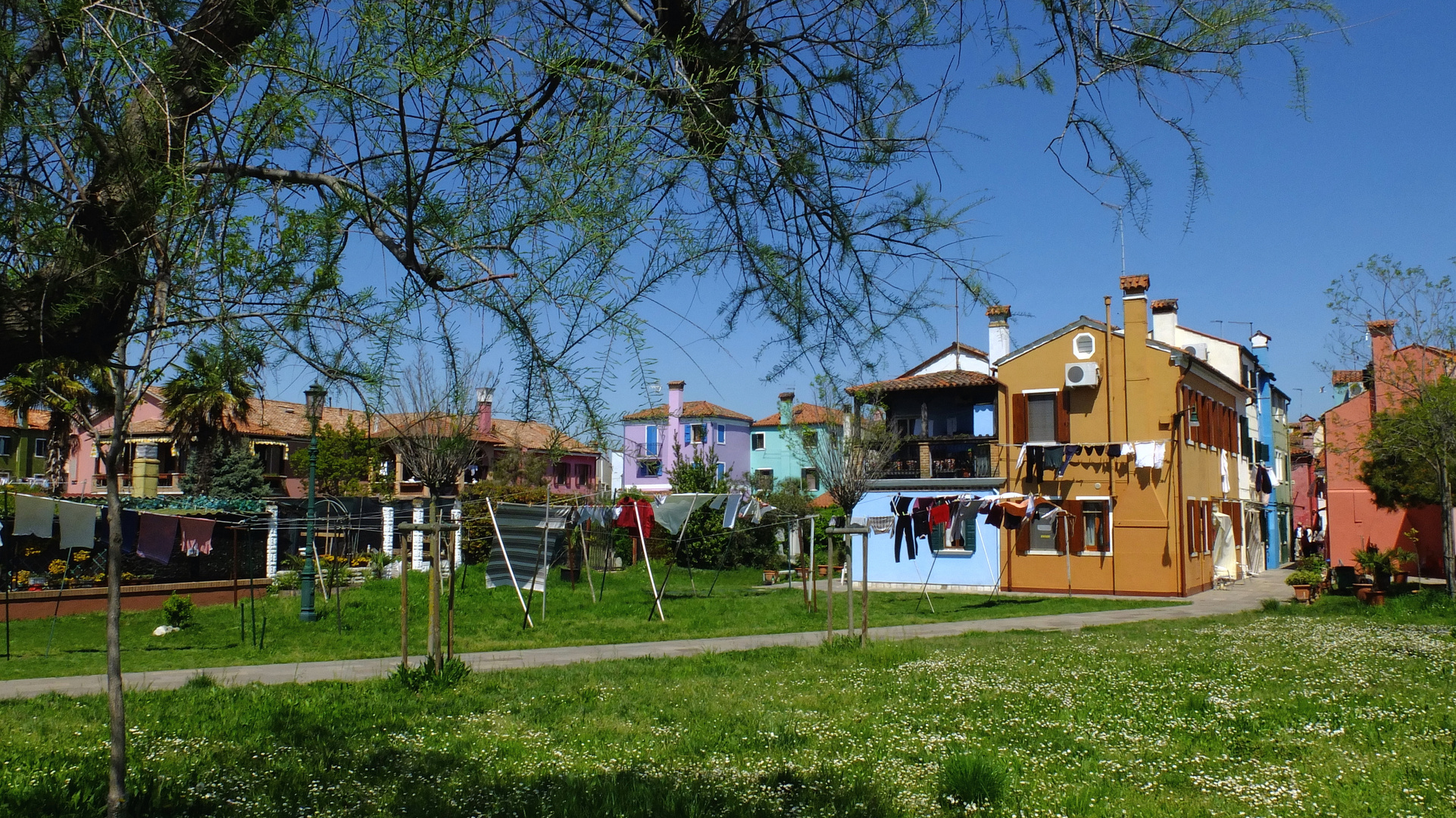 sortir du centre de Burano