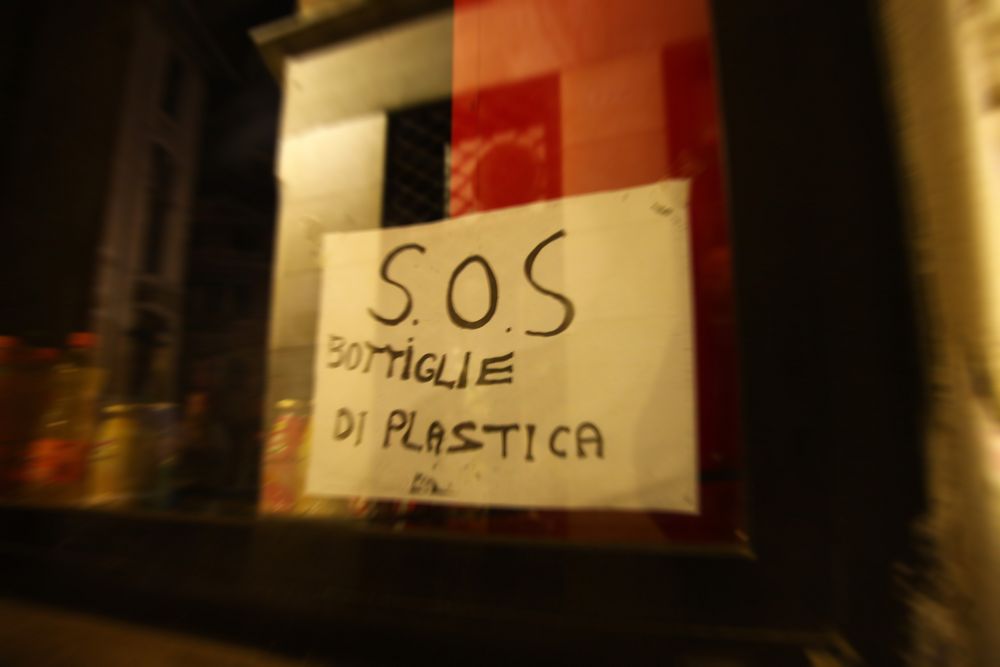 SOS Bottiglie di Plastica