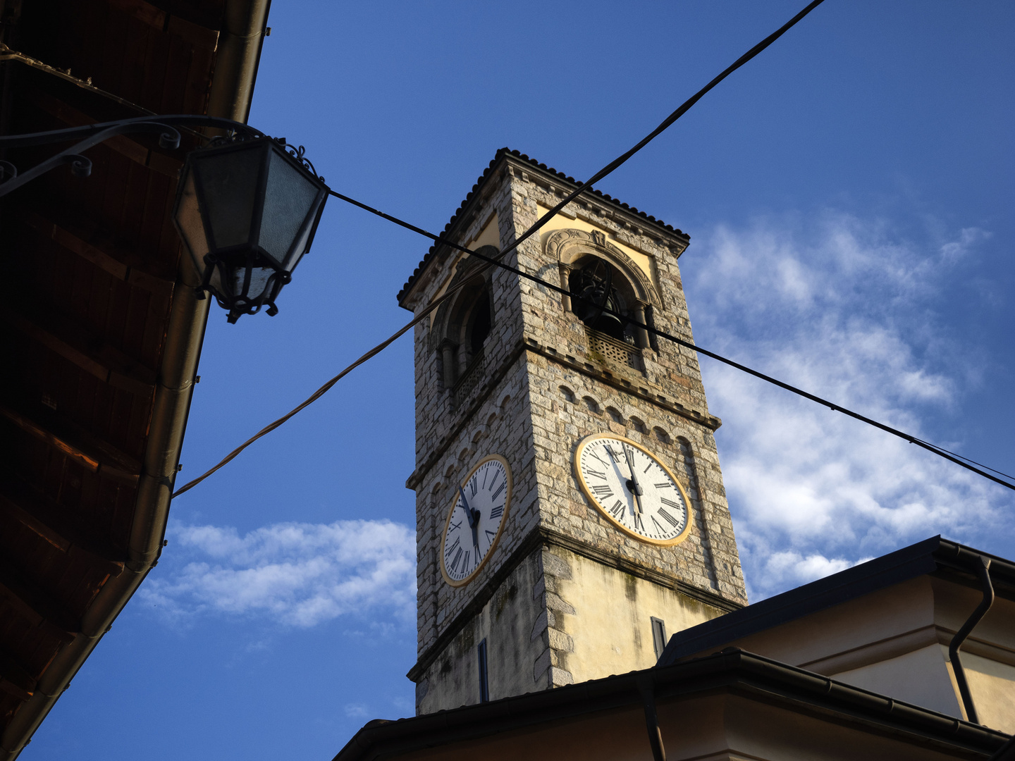 Sotto il campanile