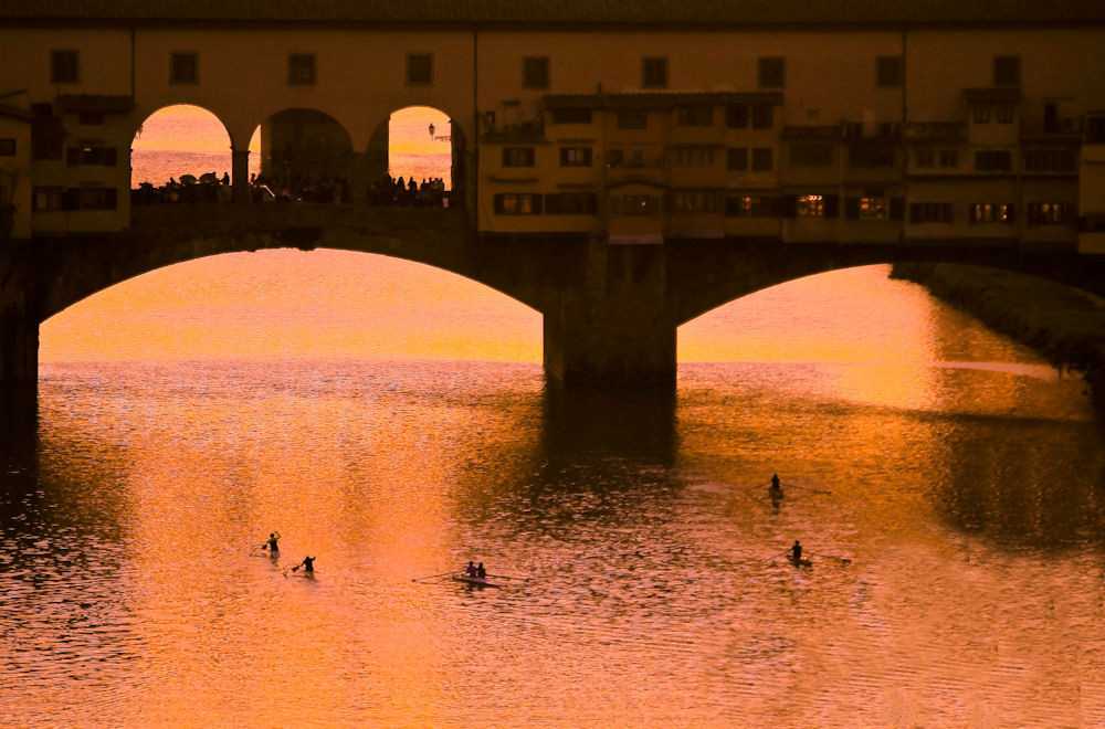 .......... sotto il Ponte Vecchio