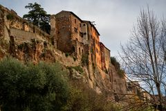 Sotto le mura di Orte