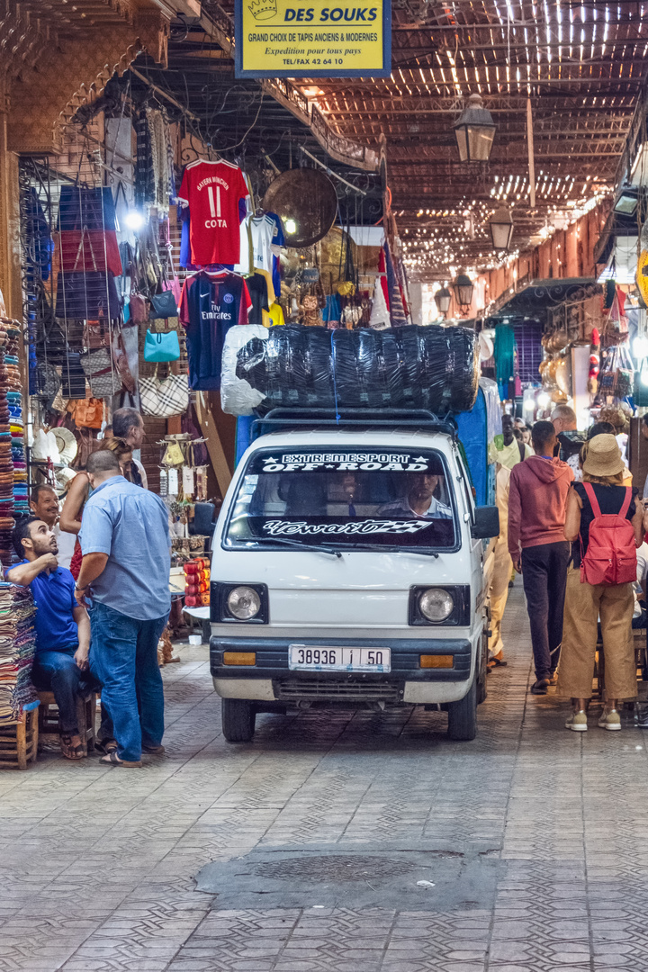 Souk in der Medina von Marrakesch 2019