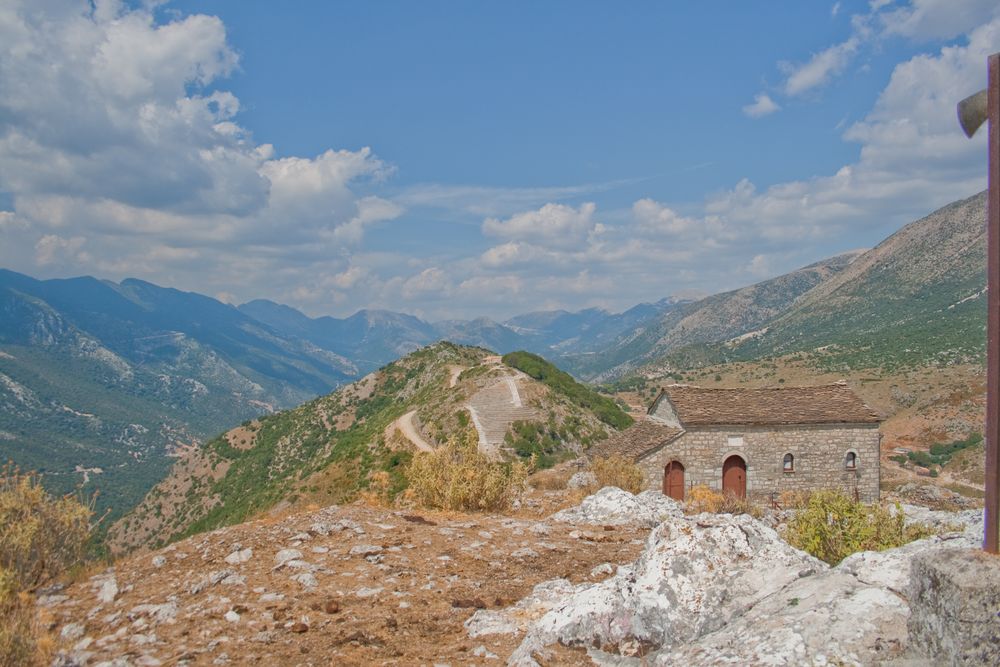 Souli - Amphitheater und Kirche