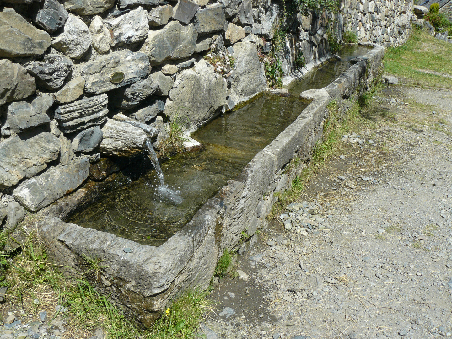 Source Pyrénéenne au départ de l'Arbizon