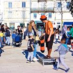 Souriez il ne l'a pas volé l'orange.