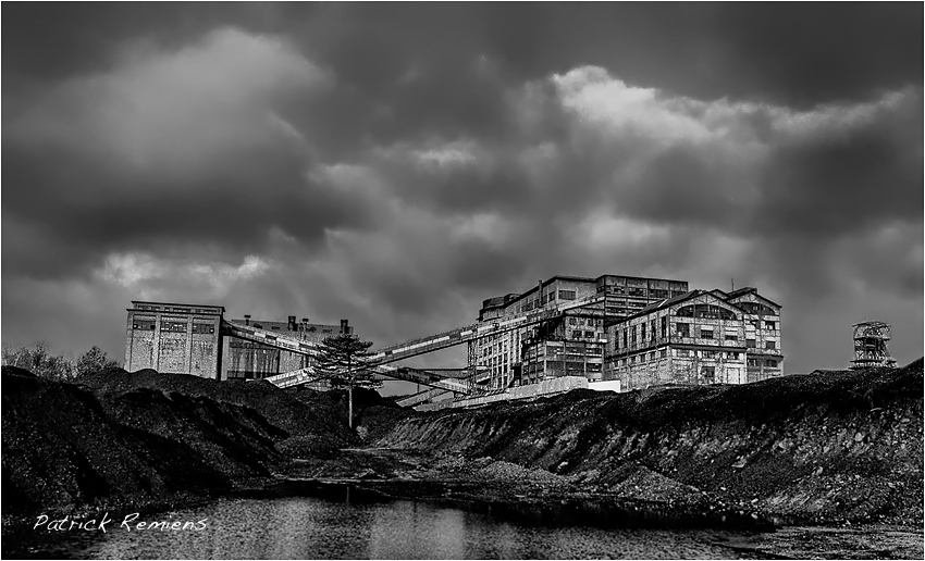 sous la mine , la plage