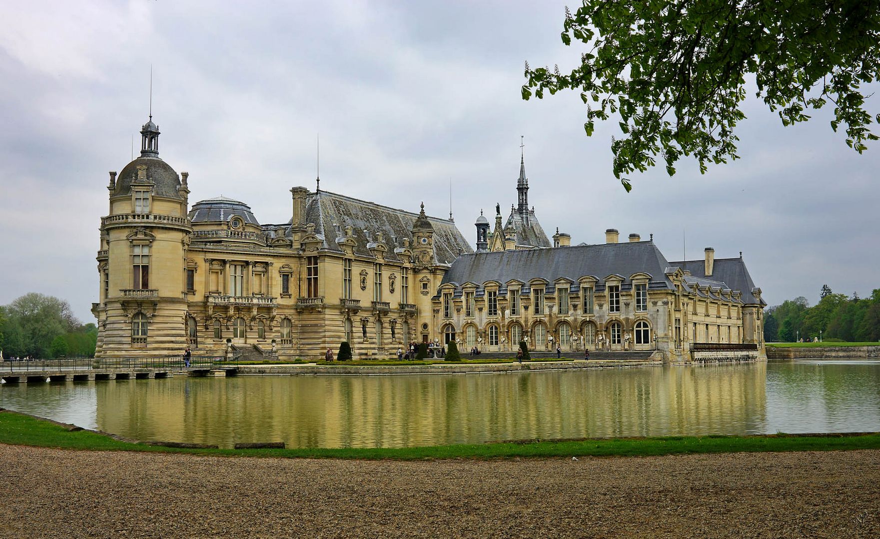 Sous le ciel gris ... Chantilly