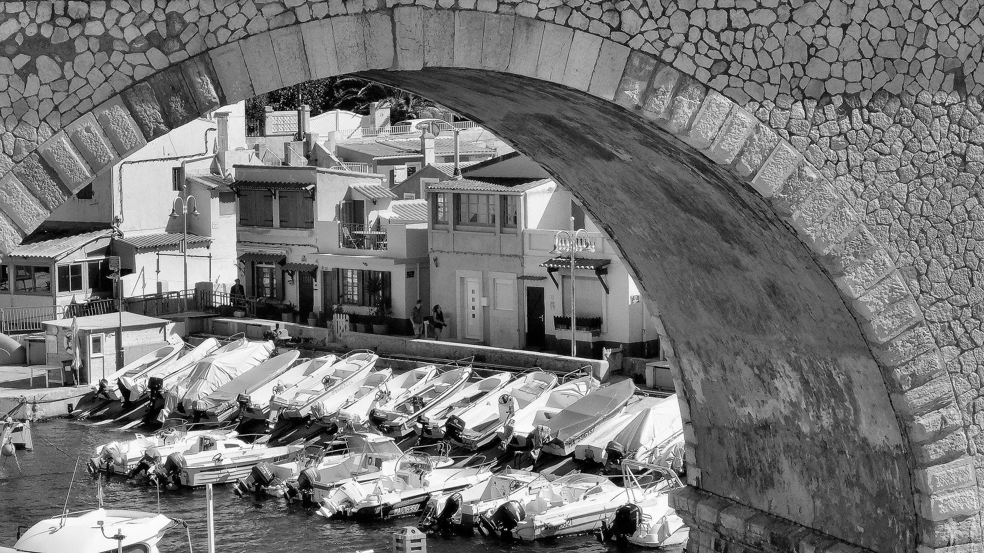 Sous le pont