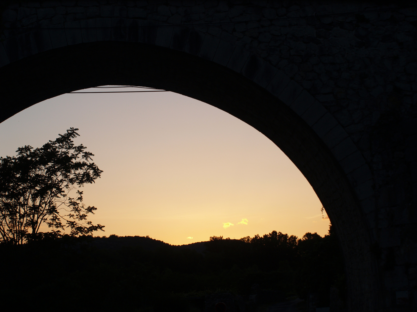 sous le pont