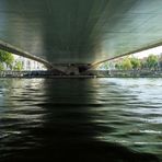 Sous le pont