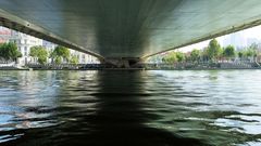 Sous le pont