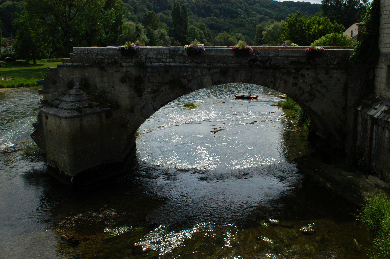 sous le pont...