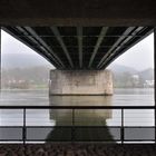 sous le pont Clémenceau coule aussi la Seine...