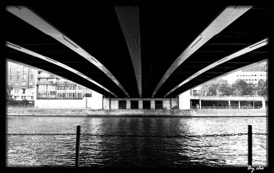 Sous les ponts...