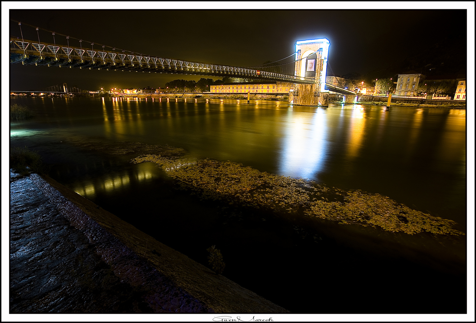 sous les ponts.....