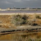 Sous les remparts d'Aigues-Mortes...