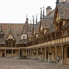 Sous un ciel gris ... les hospices de Beaune