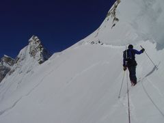 sous une belle cassure d'avalanche...