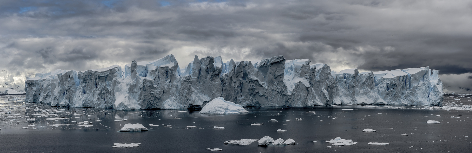 South Pole, Antarktis, Anvord Bay, Eisberg, Panorama