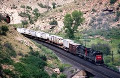 Southern Pacific Freight Train auf Weg durch die Rocky Mountains...