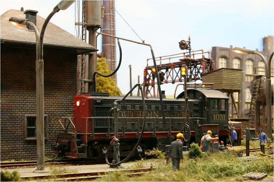 Southern Pacific Lok 1031 an der Dieseltankstelle - US-Anlage "Metusa Junction"