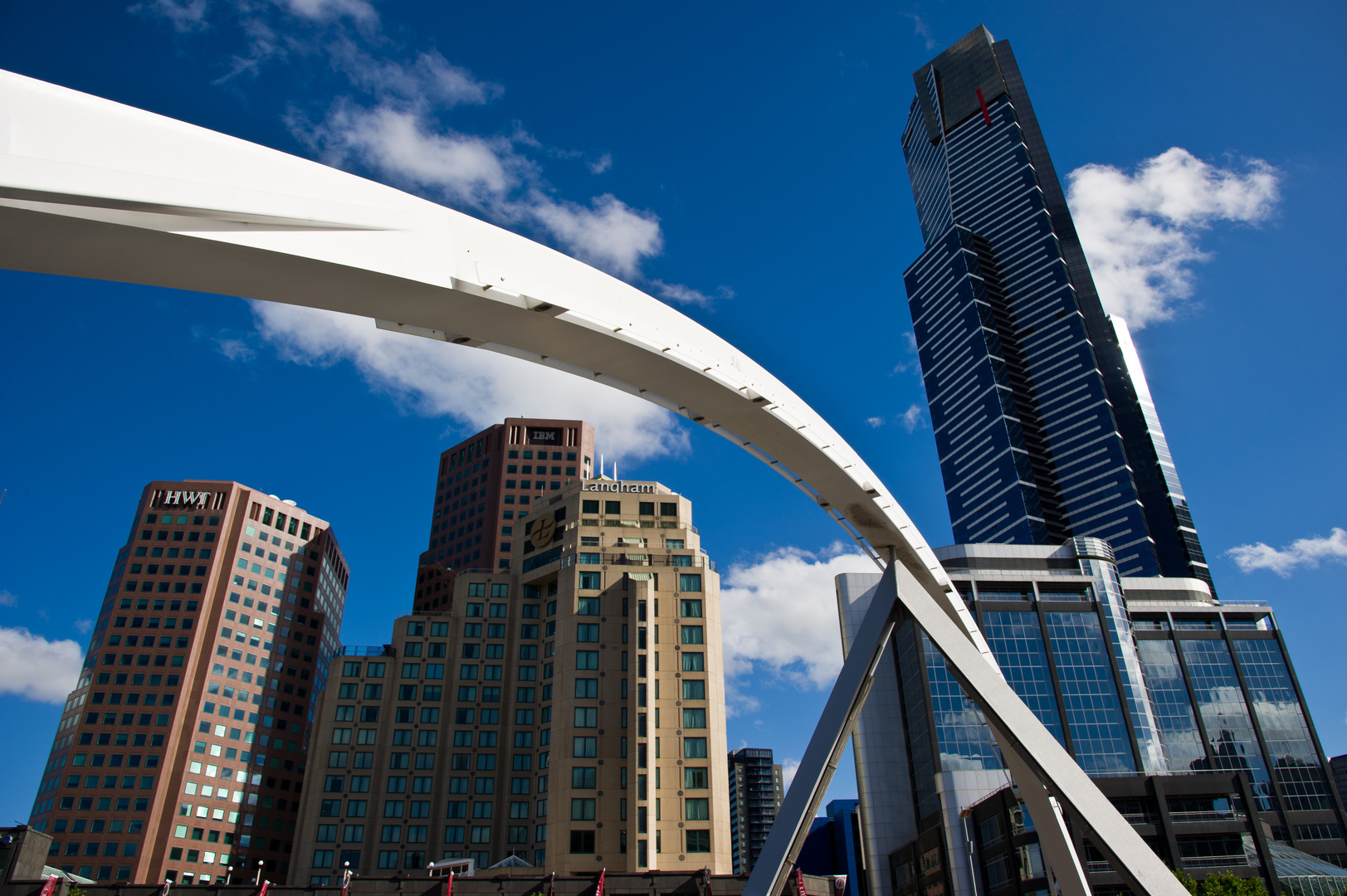 Southgate Bridge mit Skyline