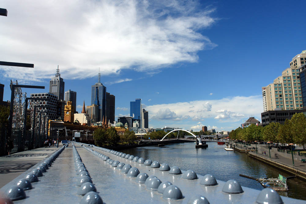 Southgate mit Blick auf Flinderstation Melbourne Feb. 2007